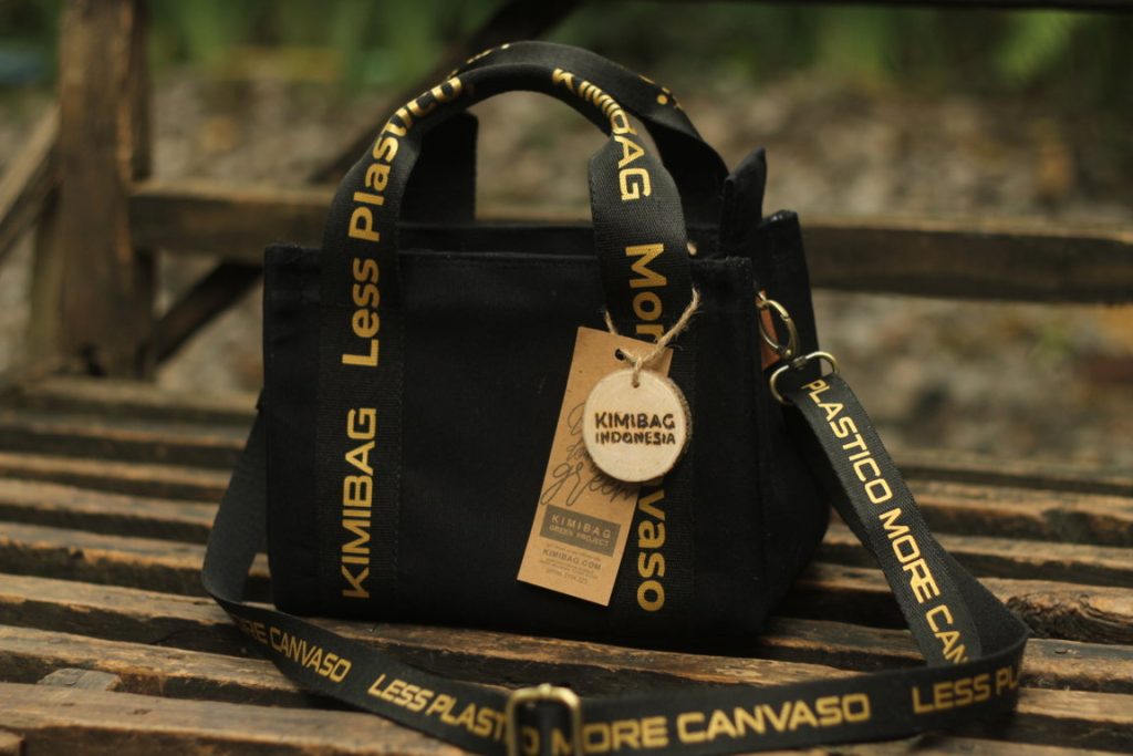 Black Gold Canvas SLing Bag